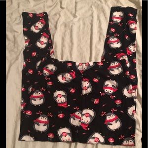 “Plus” size Lovely Boutique leggings Winter Penguins NWOT